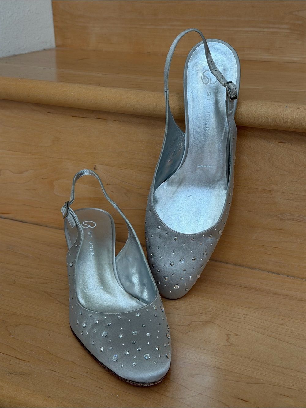 St. John Silver Crystal Embellished Satin Slingback Kitten Heels Size 7.5